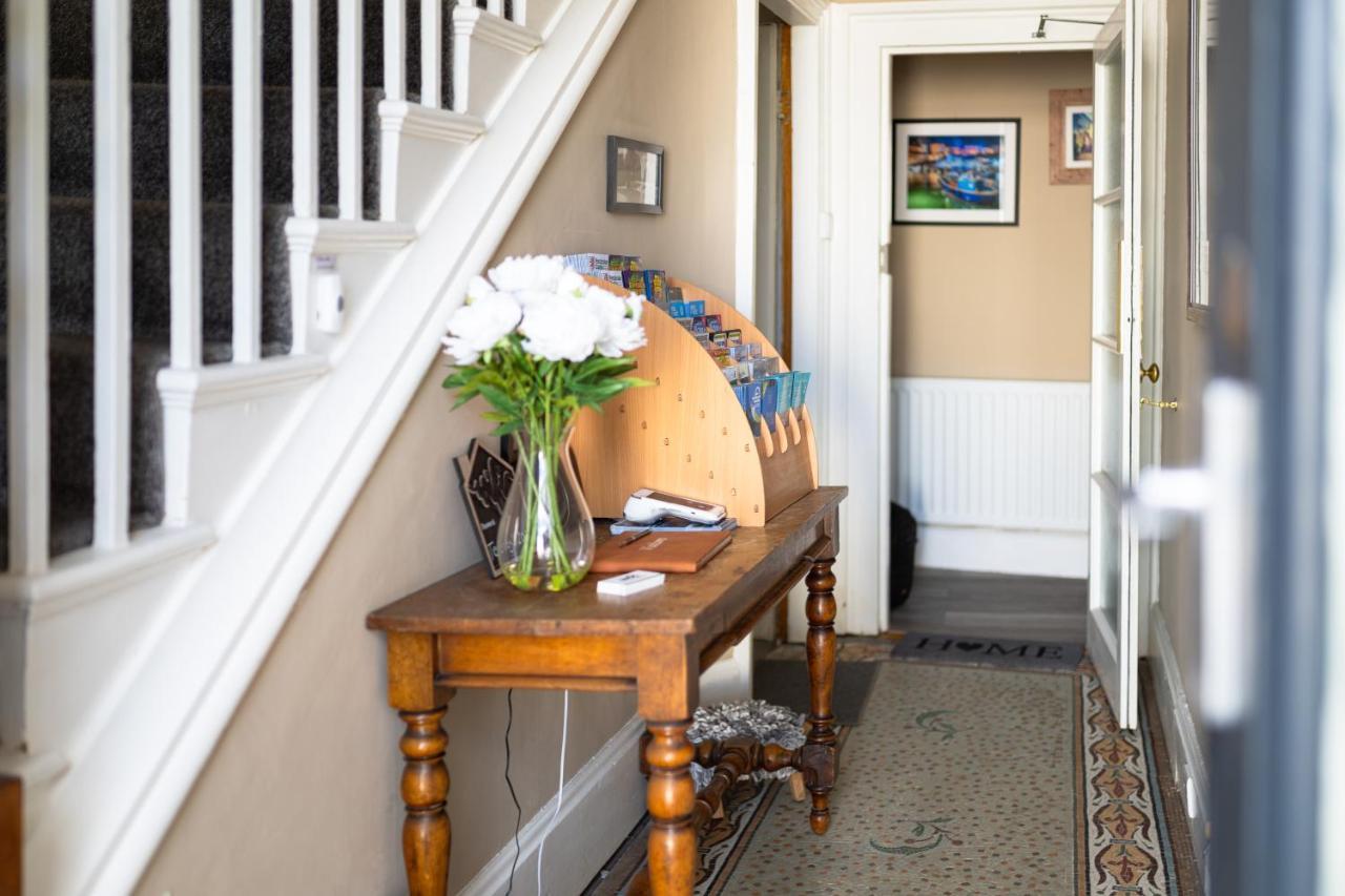 Sleepy Puffin Guest House Tenby Εξωτερικό φωτογραφία
